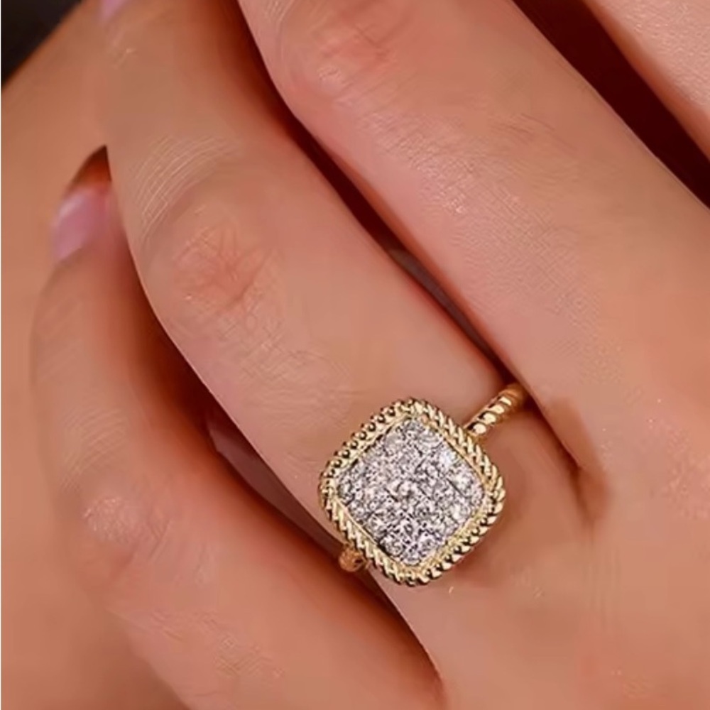 Vintage Fashion Cubic Zirconia Gold tone  Ring